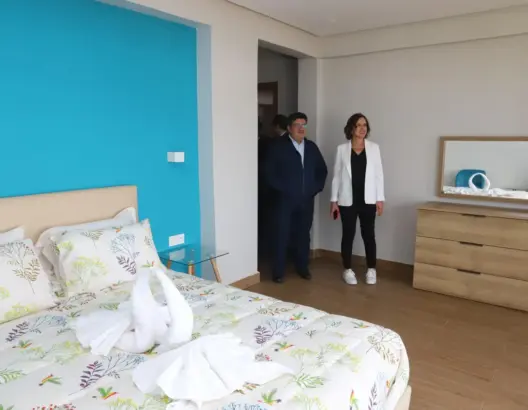 وزيرة السياحة