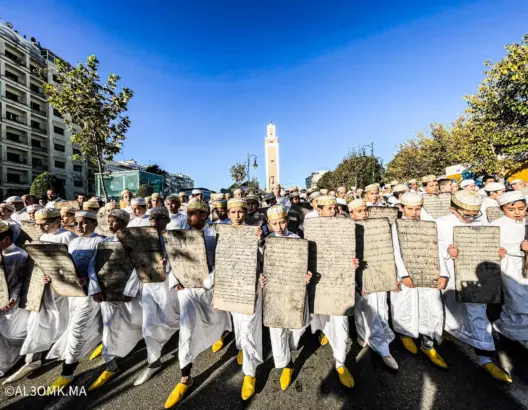 أطفال متوجهين لأداء صلاة الاستسقاء