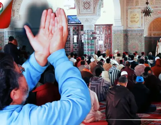 أهل دكالة يرفعون أكف الضراعة لله طلبا للمطر
