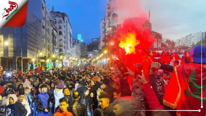 الآلاف يخرجون لشوارع طنجة احتفالا بتأهل المنتخب للدور الثاني من مونديال قطر
