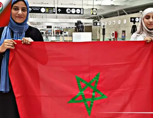 شابتان مغربيتان تبتكران “روبوت” لجمع النفايات وفرزها تفوزان بمسابقة بالكويت