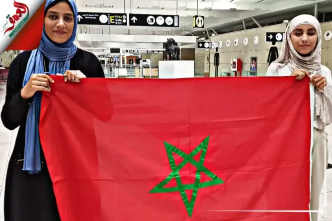 شابتان مغربيتان تبتكران “روبوت” لجمع النفايات وفرزها تفوزان بمسابقة بالكويت