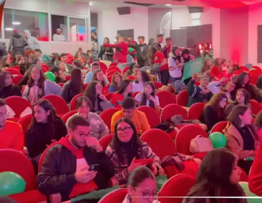 في أجواء حماسية.. طلبة الـ”ENCG” بالبيضاء يتأهبون لمتابعة مواجهة المغرب وإسبانيا(فيديو)