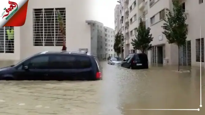 طنجة تغرق.. فيضانات تجرف السيارات وتغرق المنازل