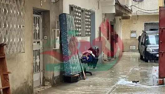 الأمطار تغرق شوارع طنجة.. سيول جرفت السيارات ومنازل غمرتها المياه (فيديو)