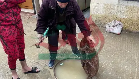 الأمطار تغرق شوارع طنجة.. سيول جرفت السيارات ومنازل غمرتها المياه (فيديو)