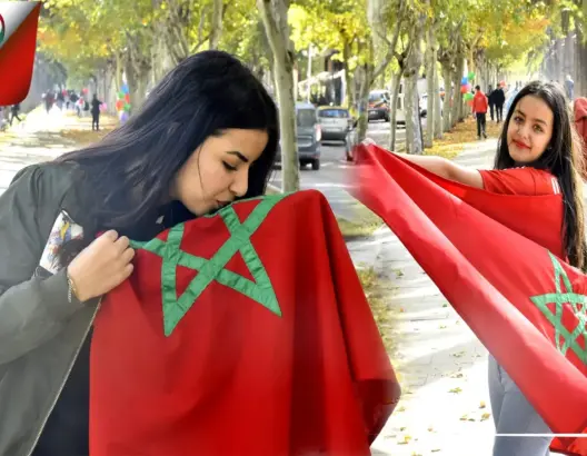 أجواء حماسية بفاس قبيل انطلاق مباراة المغرب والبرتغال