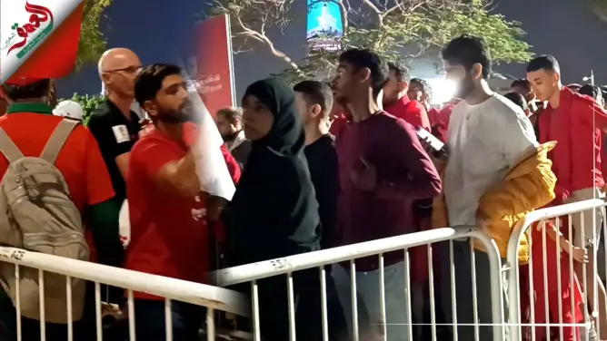 طوابير من الجماهير تحج صوب ملعب خليفة الدولي