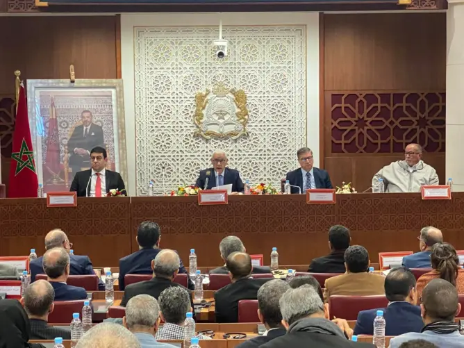 الطالبي يعدد تحديات قطاع الصحافة ويحدد 6 رهانات لجعله أكثر مهنية