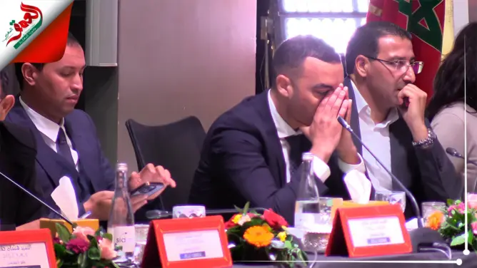مستشار بجماعة أكادير يكشف سبب بكائه خلال دورة المجلس