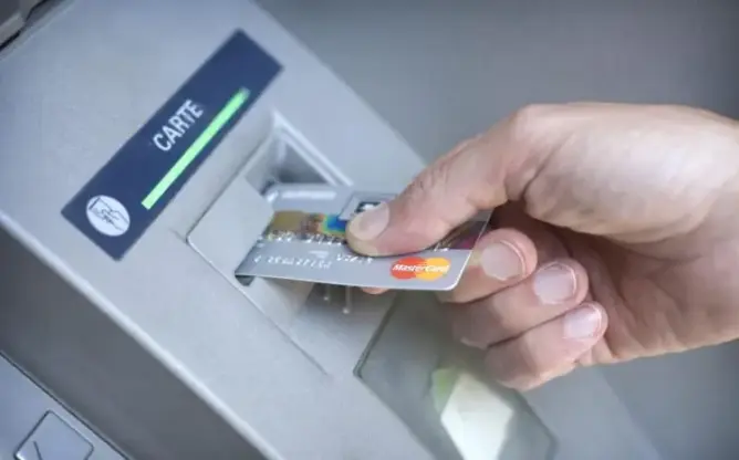 مكناس.. توقيف متهم بالنصب والاحتيال باستعمال بطائق بنكية مسروقة