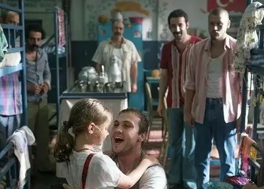 “معجزة في الزنزانة 7” يُبكي الجمهور في ختام أيام السينما التركية بتطوان