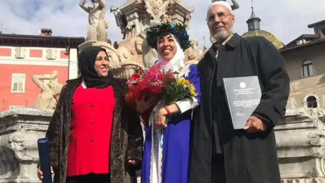 ابنة فلاح مغربي.. هاجر بودراع أول قاضية محجبة في محاكم إيطاليا