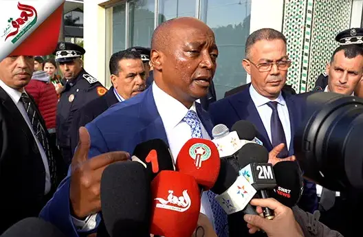 موتسيبي ينتقد إقحام الجزائر للسياسة في الرياضة