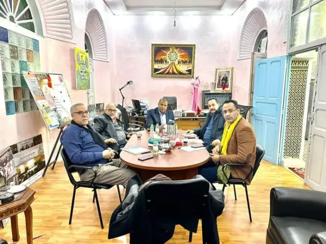 النقابات التعليمية تفرض تكتما حول تفاصيل عرض وزاري جديد