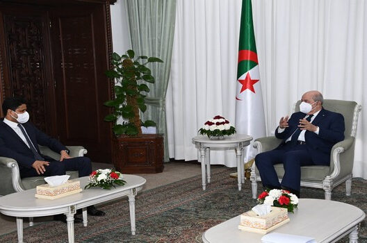 استقبال الرئيس الجزائري عبد المجيد تبون لناصر الخليفي رئيس الشبكة القطرية "beIN SPORTS"