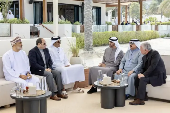 قمة تشاورية بأبوظبي تؤكد أهمية حُسن الجوار ورفض التدخل في الشؤون الداخلية