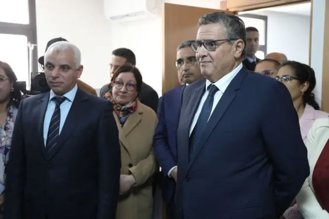 نقابة مخاريق تطلب من أخنوش التحكيم في نقاط خلافية مع وزارة الصحة