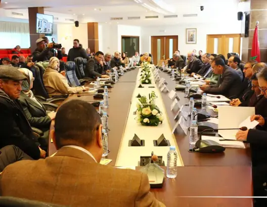 مهنيون ومسؤولون حكوميون يستعرضون رهانات إصلاح الصحافة