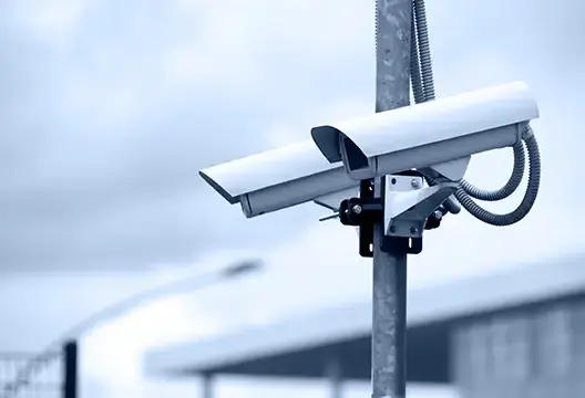 بعد البيضاء وفاس.. وجدة تستعد لتثبيت كاميرات مراقبة بالشوارع والفضاءات العامة