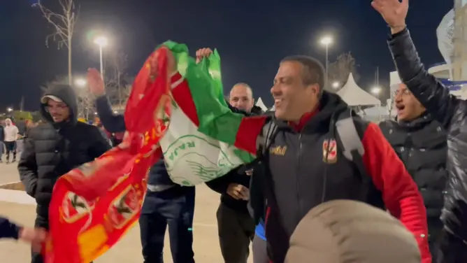 جماهير الأهلي المصري تحتفل بفوز فريقها في المباراة الثانية بالموندياليتو (فيديو)
