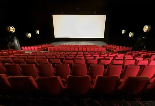 تخصيص جماعة الناظور وعاء عقاري لبناء قاعة سينمائية بالناظور يثير غضب السينمائيين