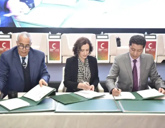 احتضنت مدينة الناظور، يوم 06 فبراير الجاري، فعاليات المنتدى المغربي الاسباني تحت شعار "التعاون المغربي الاسباني في مجال الاقتصاد الاجتماعي و التضامني، رافعة للتنمية المستدامة و المجالية" ، المنظم بشراكة بين وزارة السياحة والصناعة التقليدية والاقتصاد الاجتماعي والتضامني و الوكالة الاسبانية و مجلس جهة الشرق و التي ستمتد الى غاية 7 فبراير الجاري. و ترأس أشغال هذا المنتدى كل من السيدة فاطمة الزهراء عمور وزيرة السياحة و الصناعة التقليدية والاقتصاد الاجتماعي والتضامني و السيد ريكاردو دييز هوشلايتنر رودريغيز سفير اسبانيا بالمغرب