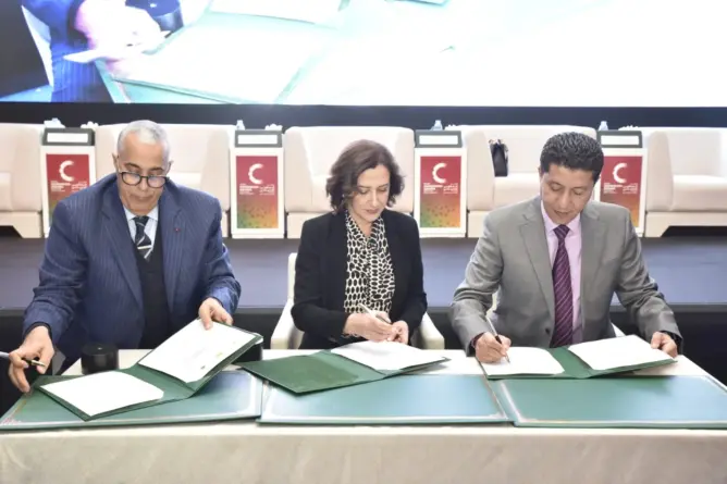 احتضنت مدينة الناظور، يوم 06 فبراير الجاري، فعاليات المنتدى المغربي الاسباني تحت شعار "التعاون المغربي الاسباني في مجال الاقتصاد الاجتماعي و التضامني، رافعة للتنمية المستدامة و المجالية" ، المنظم بشراكة بين وزارة السياحة والصناعة التقليدية والاقتصاد الاجتماعي والتضامني و الوكالة الاسبانية و مجلس جهة الشرق و التي ستمتد الى غاية 7 فبراير الجاري. و ترأس أشغال هذا المنتدى كل من السيدة فاطمة الزهراء عمور وزيرة السياحة و الصناعة التقليدية والاقتصاد الاجتماعي والتضامني و السيد ريكاردو دييز هوشلايتنر رودريغيز سفير اسبانيا بالمغرب
