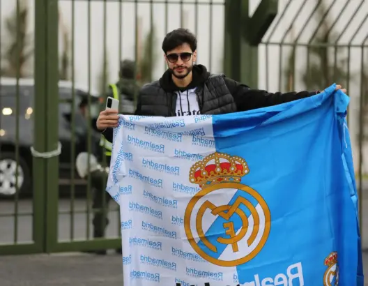 مغاربة يدعمون ريال مدريد ويتمنون له الظفر باللقب