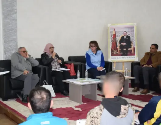 سجن بني ملال يفتتح أنشطته الثقافية بلقاء الشاعرة الرامي