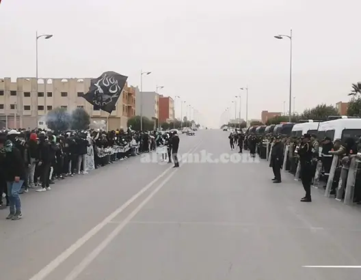 جمهور مولودية وجدة يحتج ضد المكتب المسير