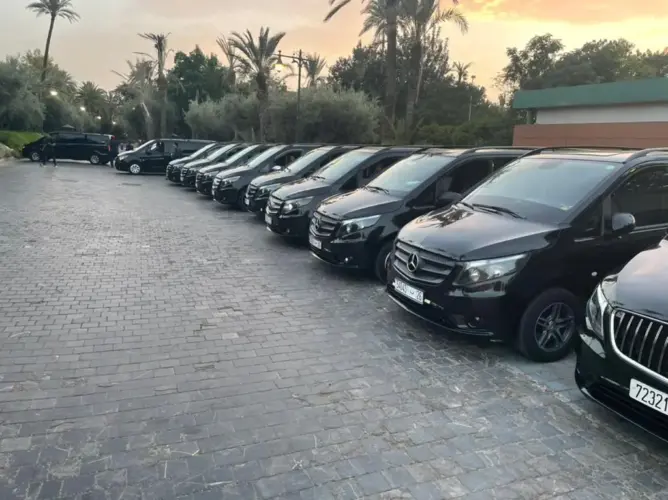 مركبات النقل السياحي
