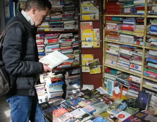 “الليدو”.. سوق للكتب القديمة بفاس يستقطب عشاق القراءة