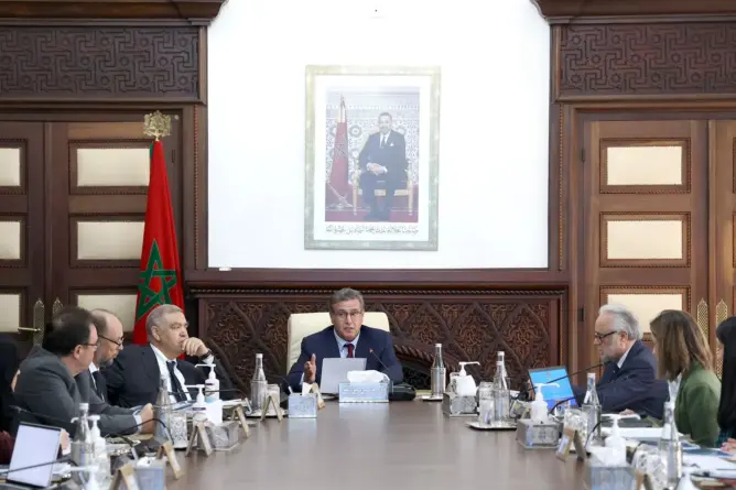 أخنوش يترأس لجنة وزارية ويدعو إلى جيل جديد من إصلاحات تبسيط المساطر الإدارية