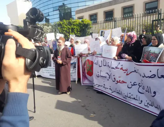عائلات مغاربة سوريا والعراق تتلقى “تطمينات” من الخارجية بخصوص ملف أبنائها
