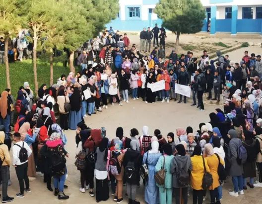 أمين عام حزب سياسي يكشف “ثغرات” في مراسلات توقيف الأساتذة المضربين