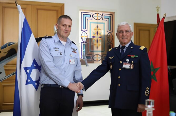 قائد القوات الجوية الإسرائيلية يشيد بـ"احترافية وتقدم" سلاح الجو المغربي
