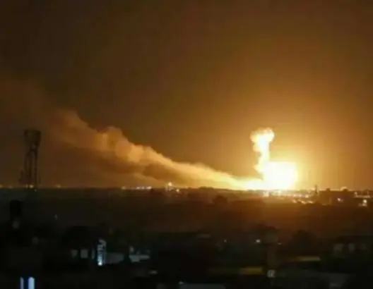 يستقبل المساعدات لمتضرري الزلزال.. إسرائيل تقصف مطار حلب بسوريا