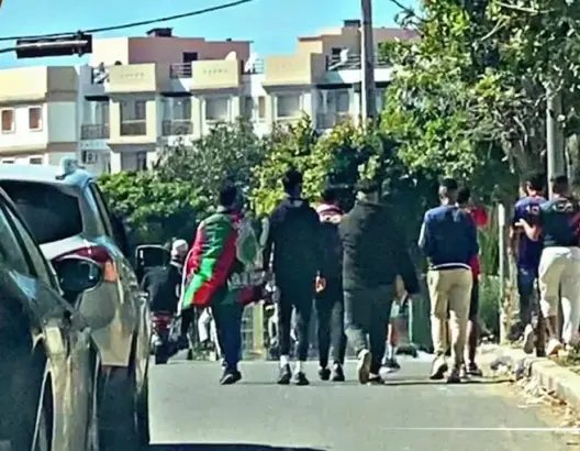 أجواء عائلية بين جماهير الجيش وآسفي