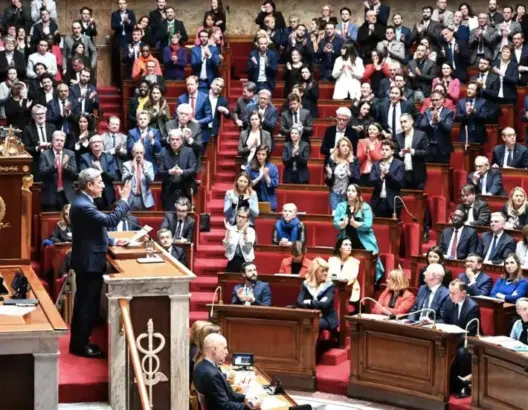 اعتمد إصلاح نظام التقاعد.. مجلس النواب الفرنسي يصوت ضد سحب الثقة من الحكومة