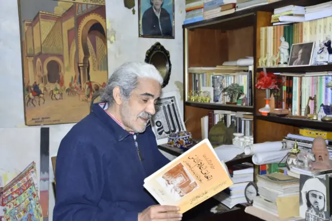 بوطيب.. جندي متقاعد مهتم بتاريخ المغرب يتمترس في خندق القراءة منذ عقود (فيديو)