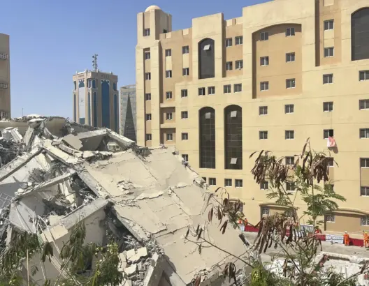 مصرع مواطن مغربي في انهيار مبنى سكني من 4 طوابق بقطر
