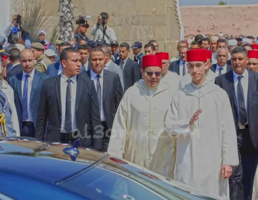 ولي العهد والأمير مولاي رشيد يتقدمان مشيعي جنازة عبد الواحد الراضي (فيديو)