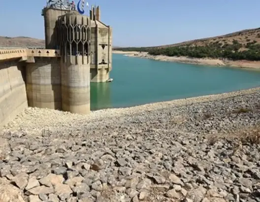 الجفاف يدفع تونس إلى قطع المياه عن السكان ليلا واعتماد نظام “الحصص”