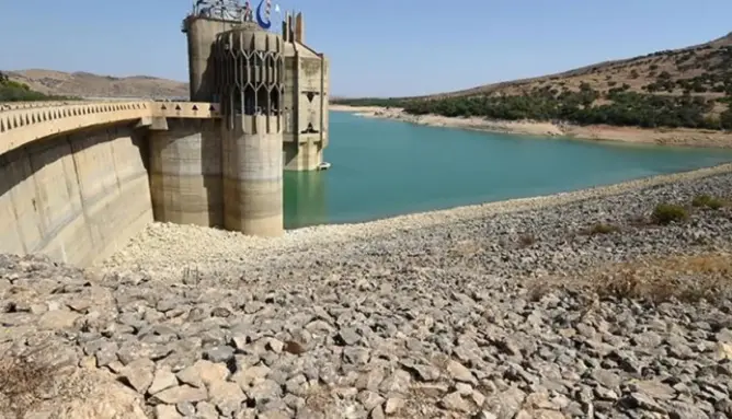 الجفاف يدفع تونس إلى قطع المياه عن السكان ليلا واعتماد نظام “الحصص”