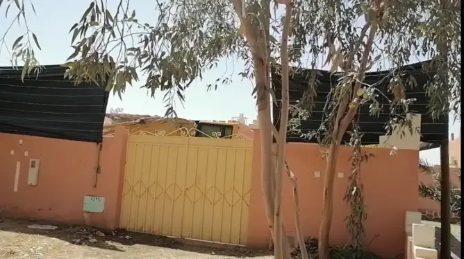 عمرها 15 سنة فقط .. هدم “دار الباشا” يثير “علامات استفهام” في زاكورة