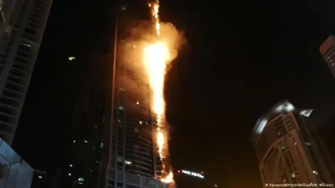 مصرع 16 شخصا وإصابة 9 آخرين في حريق ببناية سكنية بدبي