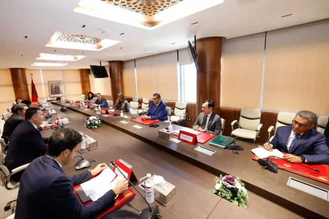 عقد رئيس الحكومة عزيز أخنوش، الثلاثاء، جلسة عمل مع وفد من الاتحاد العام لمقاولات المغرب (‏CGEM‏)، برئاسة شكيب لعلج، وذلك في إطار اللقاءات التي تعقدها رئاسة الحكومة والمتعلقة بجولة أبريل من الحوار الاجتماعي.