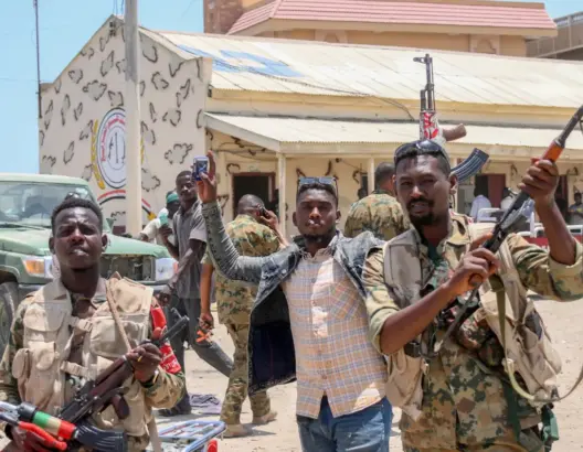 القوى السياسية والمدنية بالسودان تُطالب بوقف فوري للحرب وتشكيل لجنة للحوار