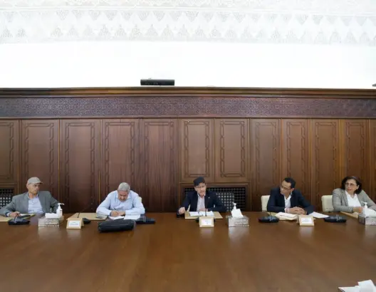 استقبل رئيس الحكومة عزيز أخنوش، الخميس بالرباط، وفدا من الكونفدرالية الديمقراطية للشغل (‏CDT‏)، يقوده خالد العلمي الهوير، النائب الأول للكاتب العام للنقابة، ‏وذلك ضمن اللقاءات التواصلية التي يعقدها ضمن جولة أبريل من الحوار الاجتماعي.
